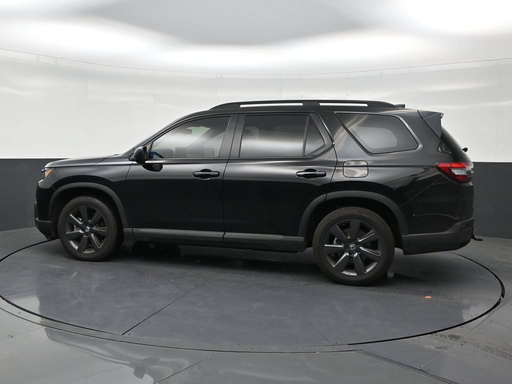 Used 2026 Honda Pilot Sport image 2