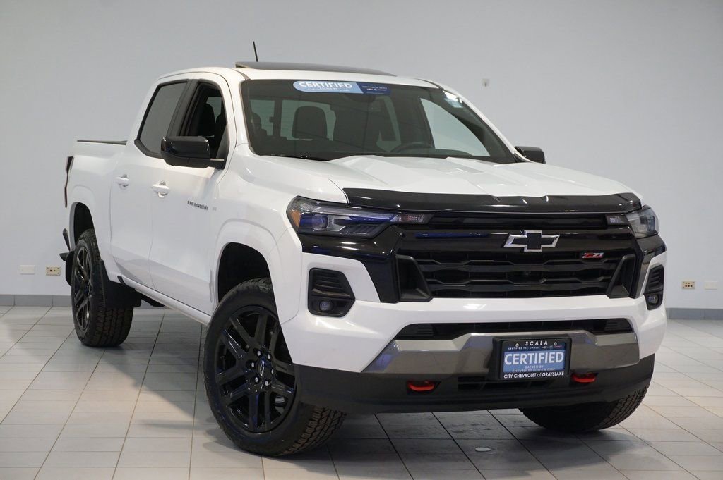 Used 2024 Chevrolet Colorado Z71 w/ Z71 Convenience Package 2 image 2