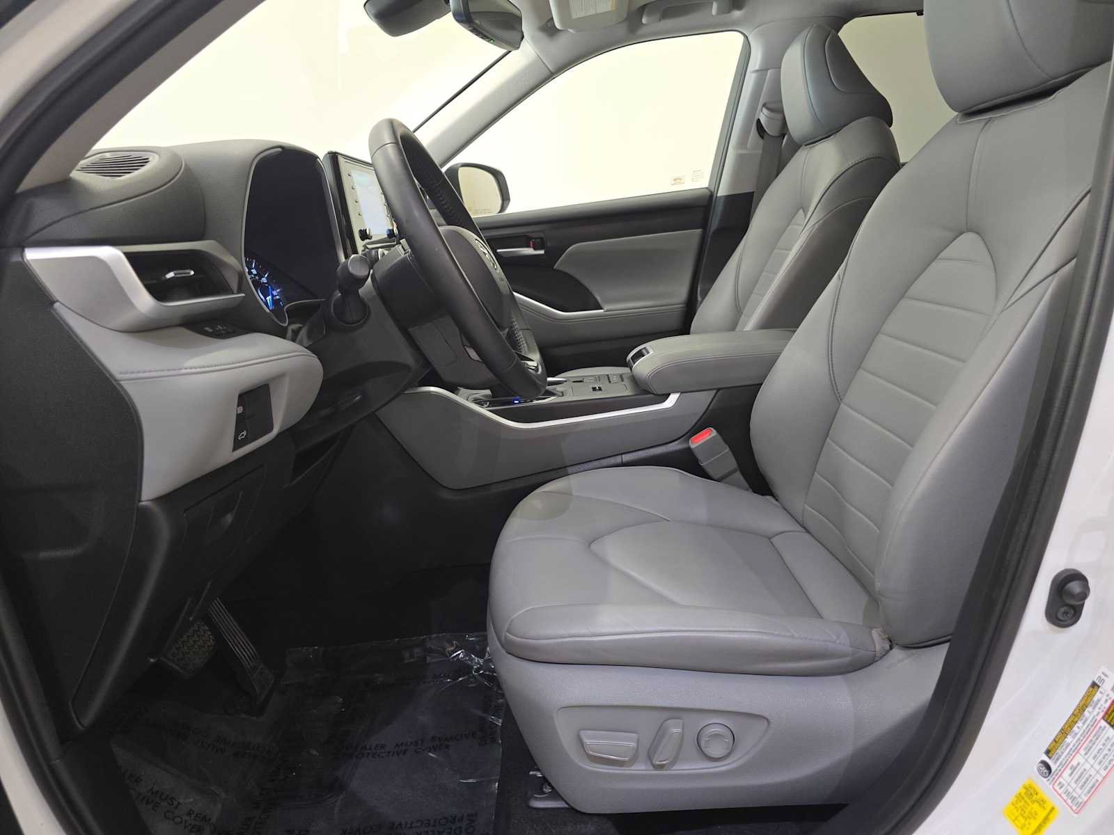 Certified 2020 Toyota Highlander XLE AWD/4WD image 20