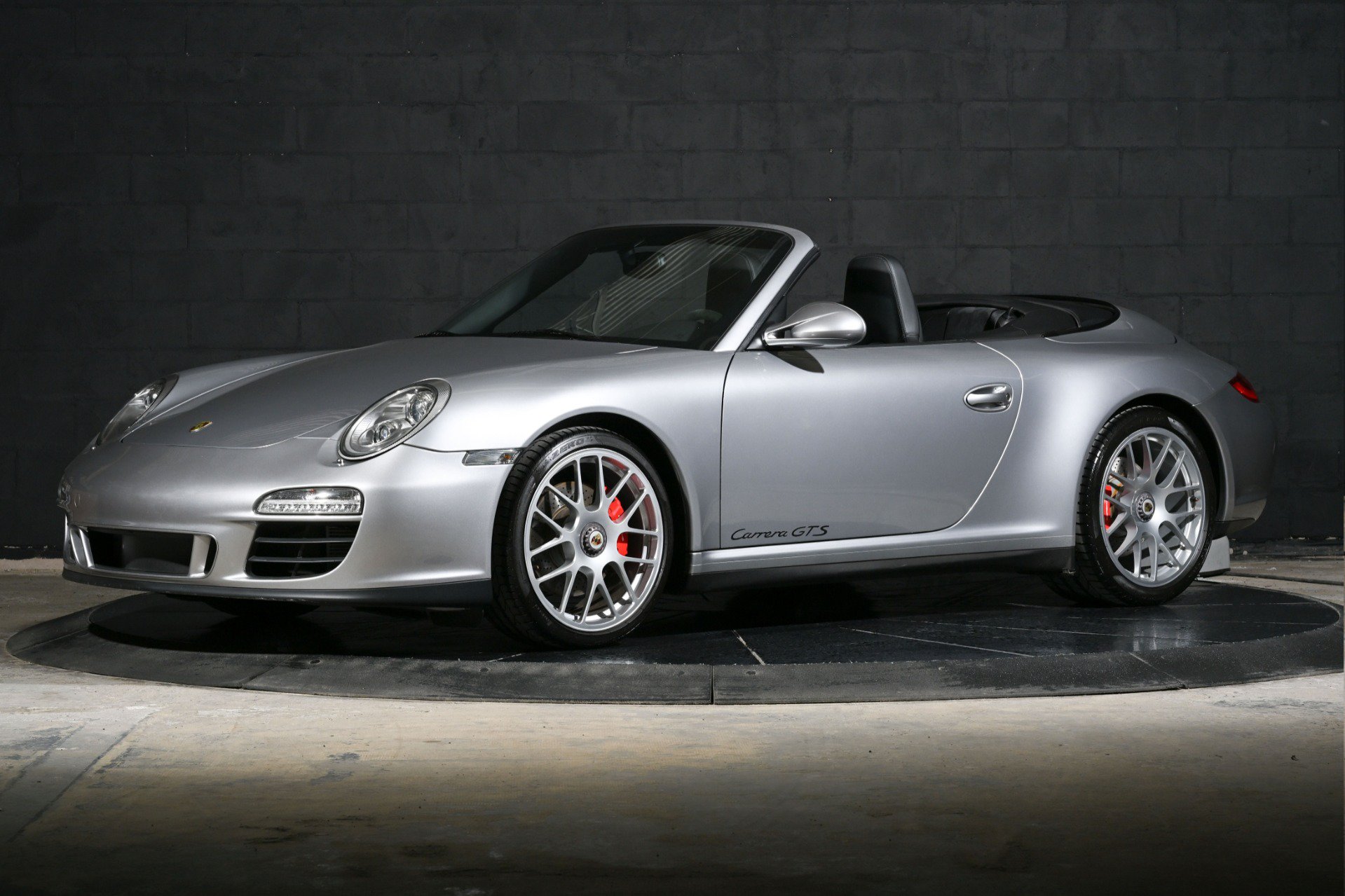 Used 2011 Porsche 911 Carrera GTS RWD image 2