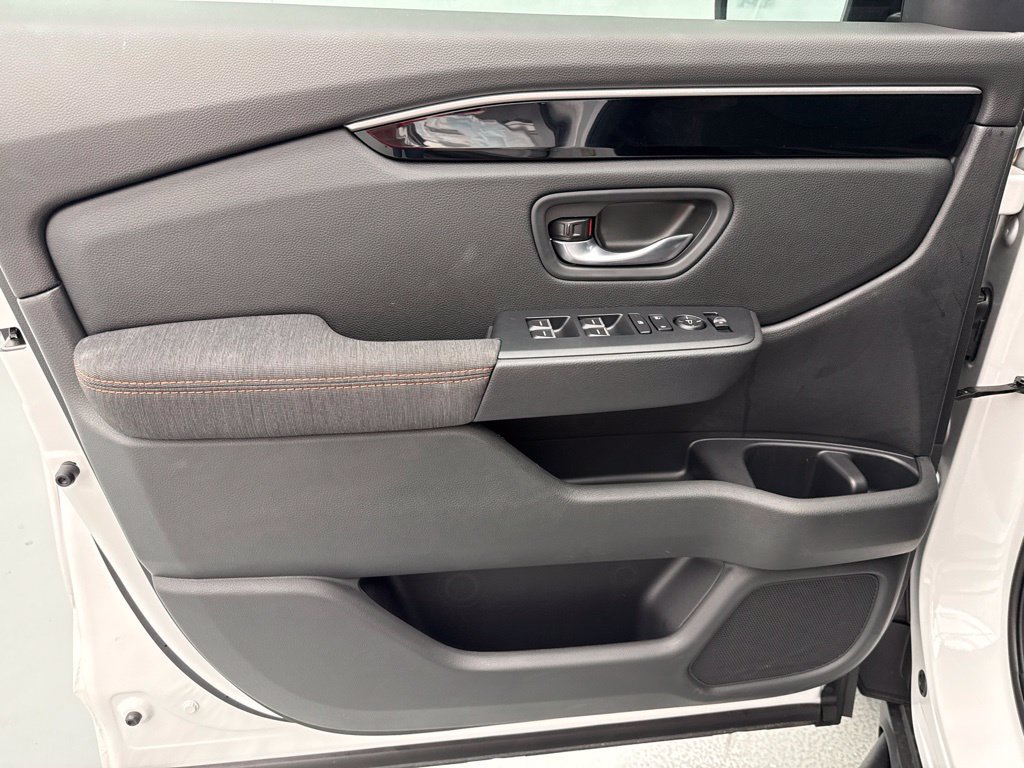 New 2026 Honda Pilot Sport image 17