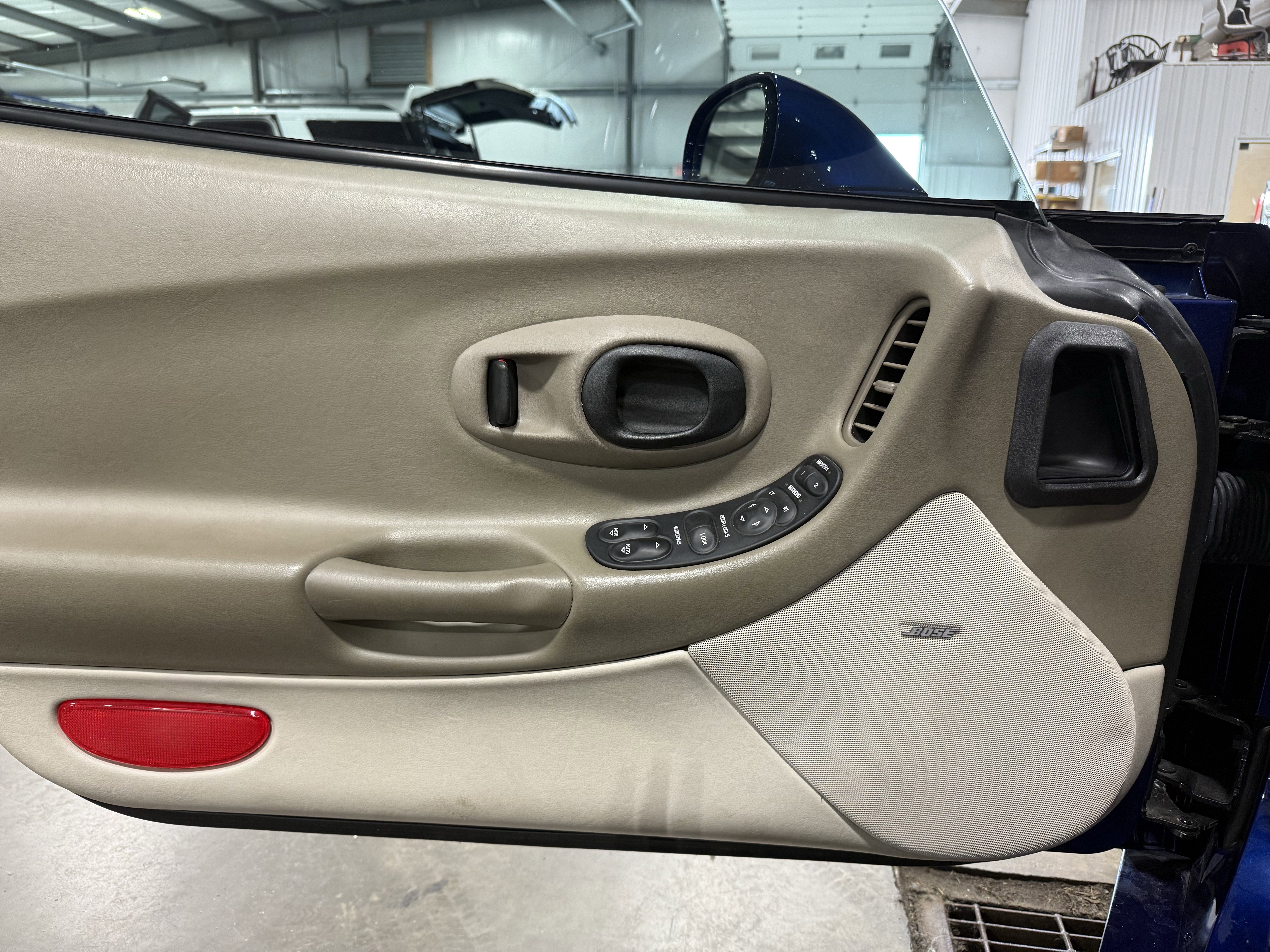 Used 2004 Chevrolet Corvette Coupe w/ Preferred Equipment Group image 18