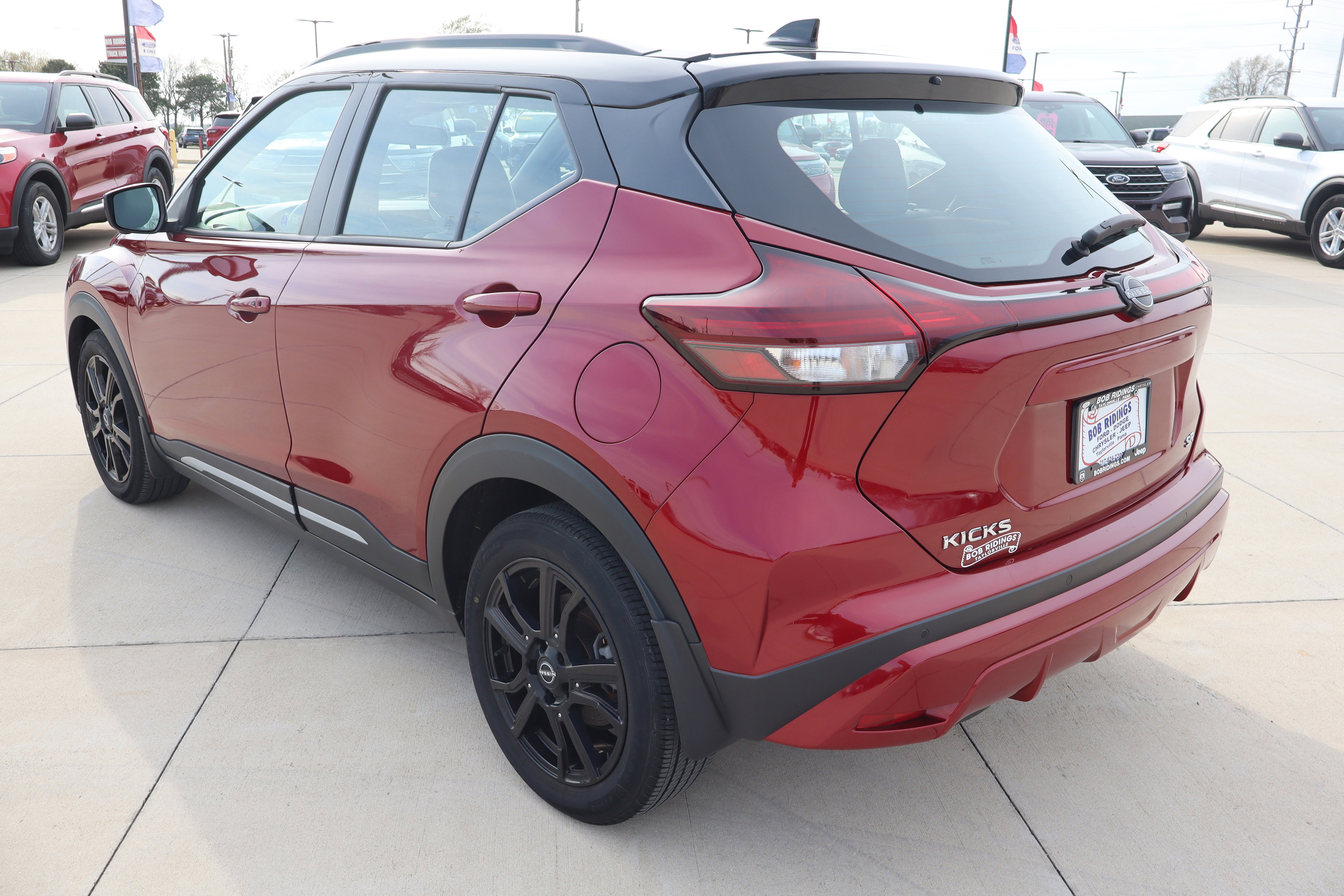 Used 2023 Nissan Kicks SR w/ SR Premium Package image 7