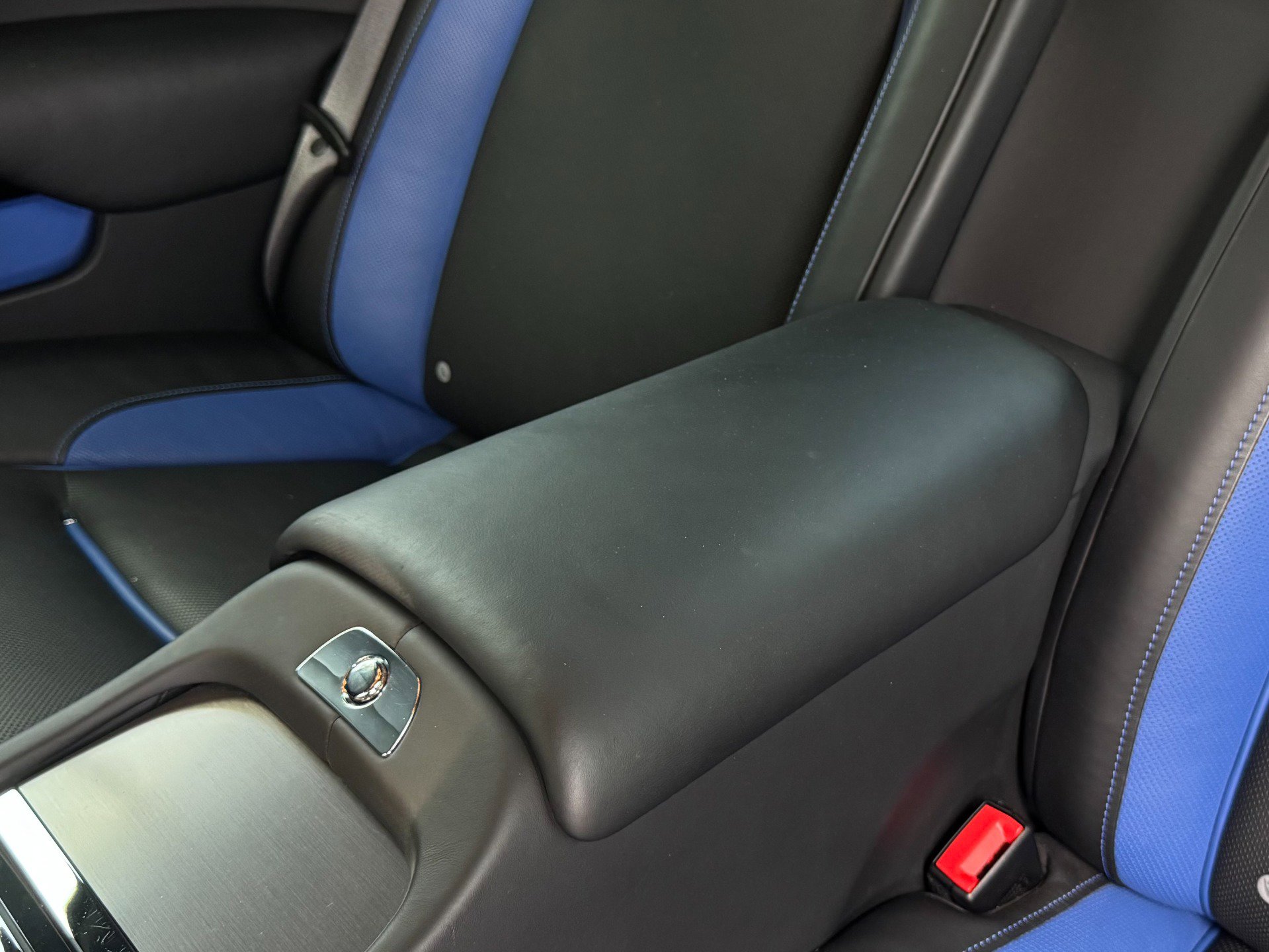 Used 2016 Rolls-Royce Wraith RWD image 25