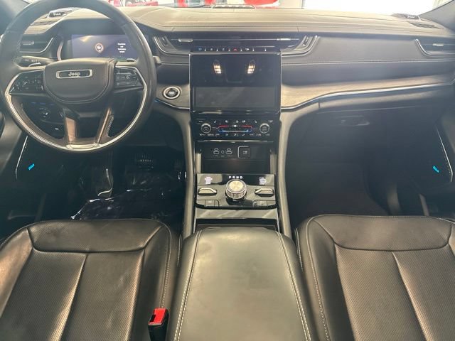Used 2023 Jeep Grand Cherokee Overland AWD/4WD image 5