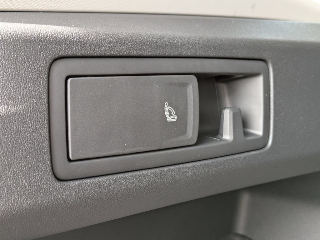 Certified 2026 Volkswagen Tiguan S FWD image 17