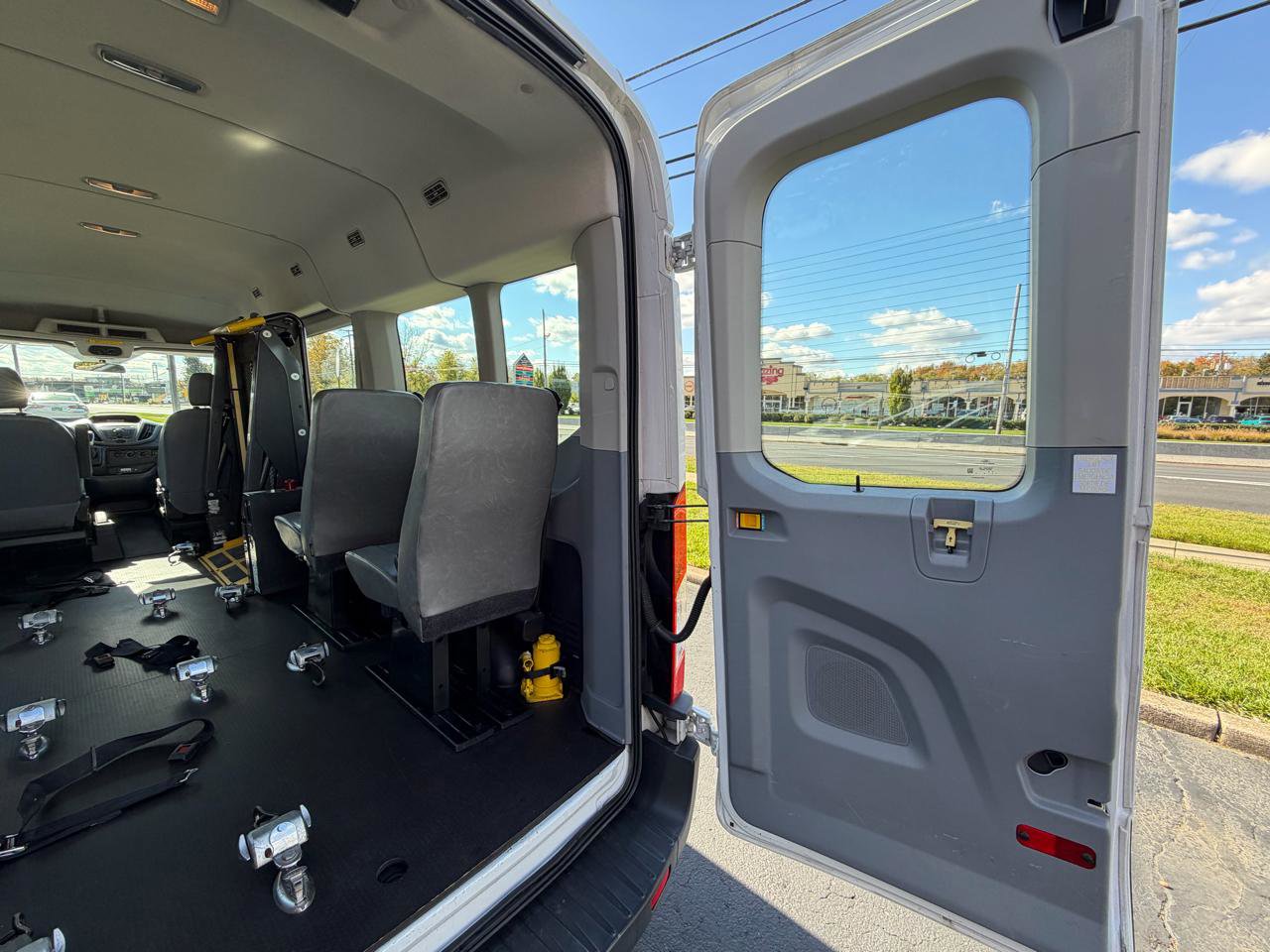 Used 2016 Ford Transit 350 XL RWD image 24