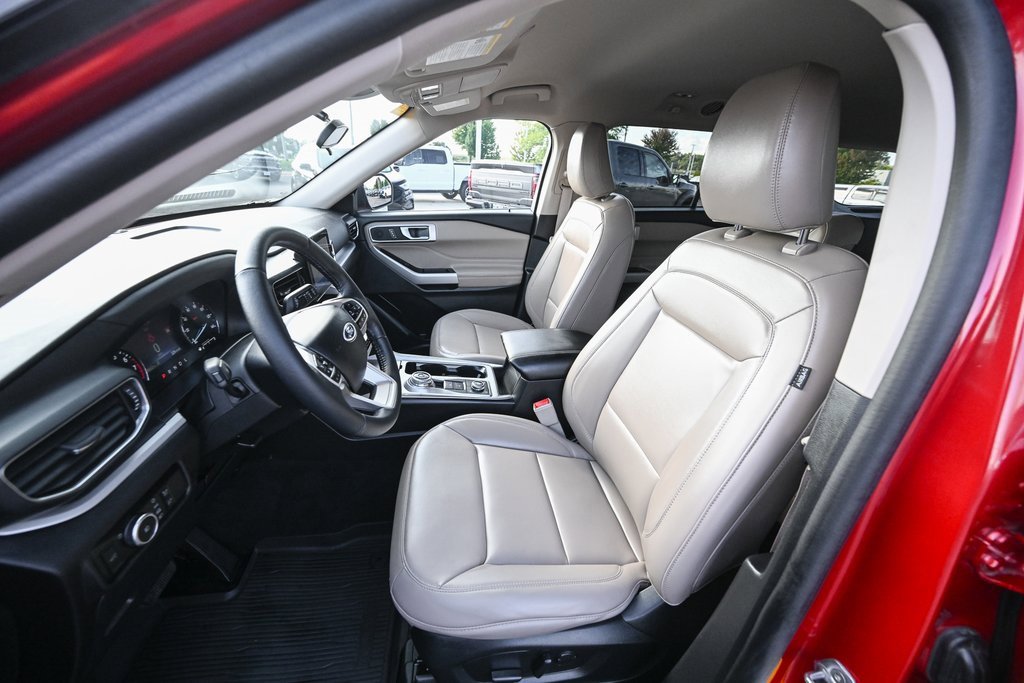 Certified 2023 Ford Explorer XLT w/ Equipment Group 202A image 19