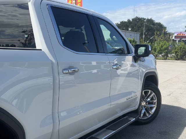Used 2022 GMC Sierra 1500 SLT w/ SLT Premium Package AWD/4WD image 8