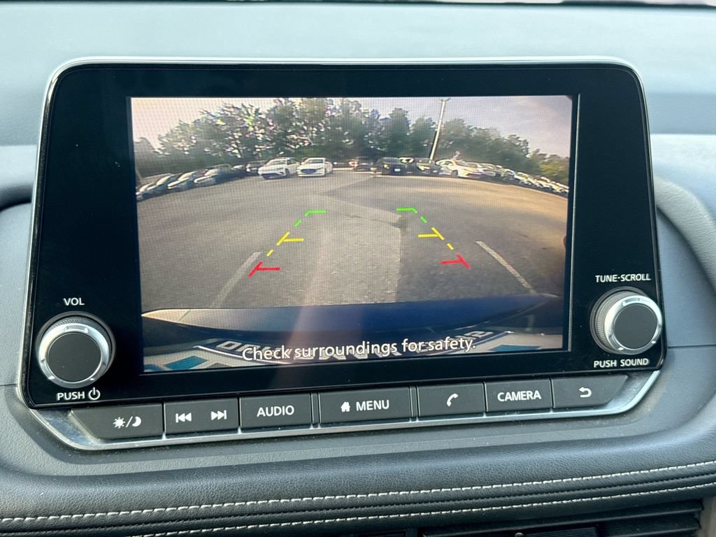 Used 2025 Nissan Rogue SV AWD/4WD image 24