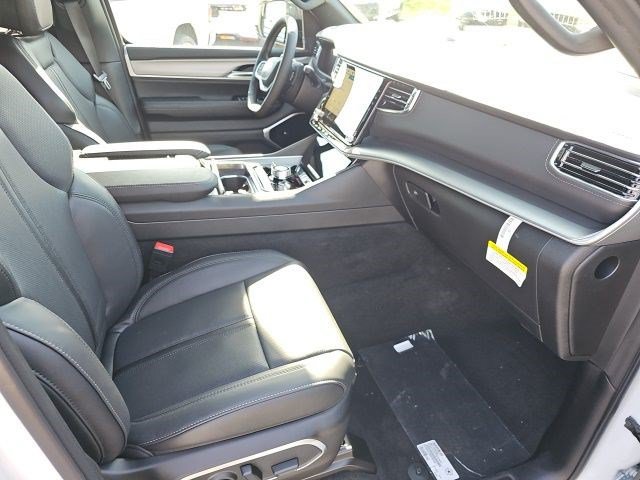 New 2026 Jeep Grand Wagoneer Limited AWD/4WD image 11