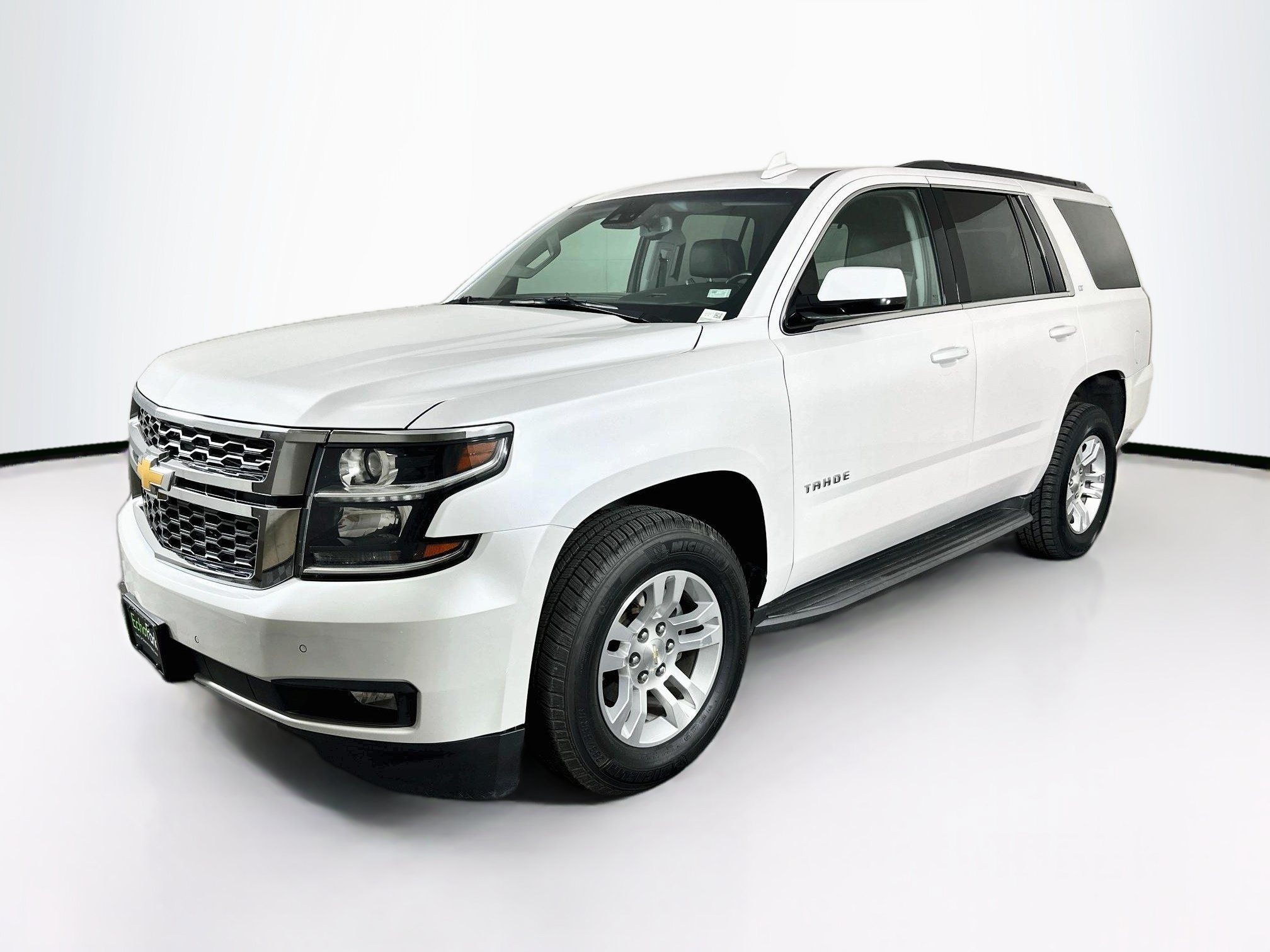 Used 2017 Chevrolet Tahoe LT w/ Luxury Package AWD/4WD image 3