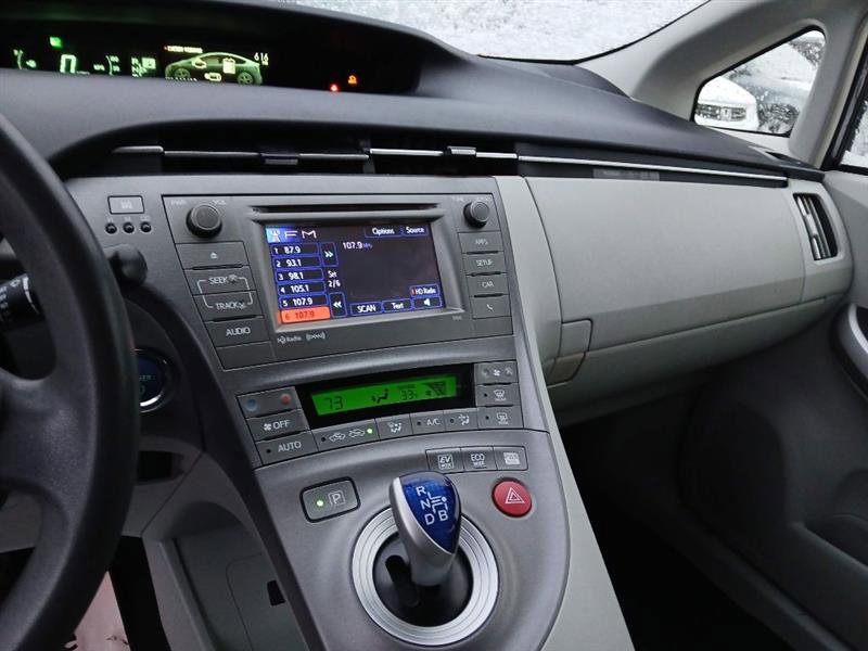 Used 2013 Toyota Prius Three image 9