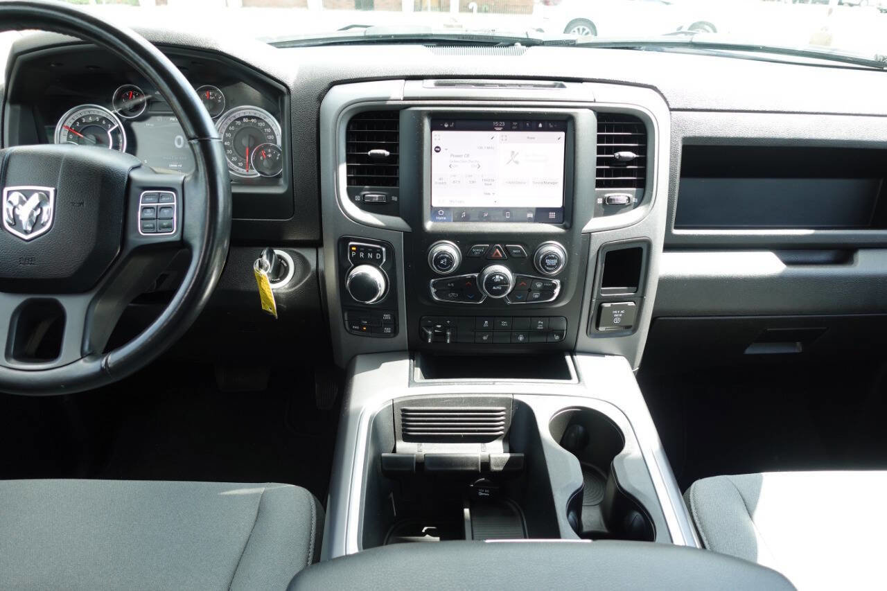 Used 2022 RAM 1500 Express w/ Wheel & Sound Group AWD/4WD image 39