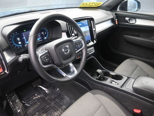 Used 2024 Volvo XC40 B5 Core image 20