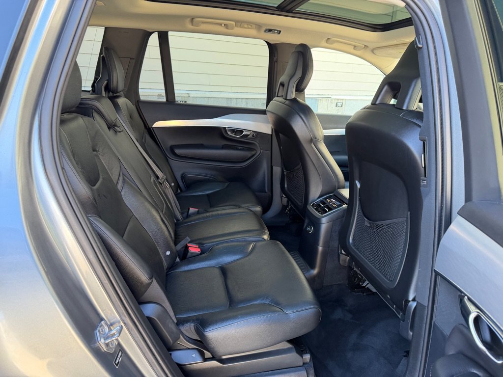 Used 2016 Volvo XC90 T8 Momentum w/ Vision Package AWD/4WD image 28
