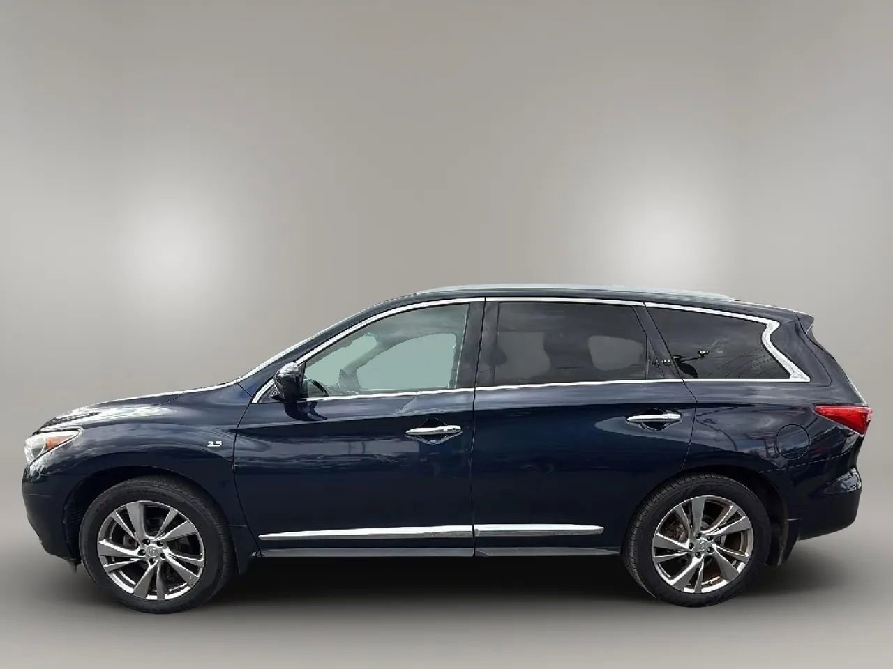 Used 2015 INFINITI QX60 AWD w/ Deluxe Touring Package image 2