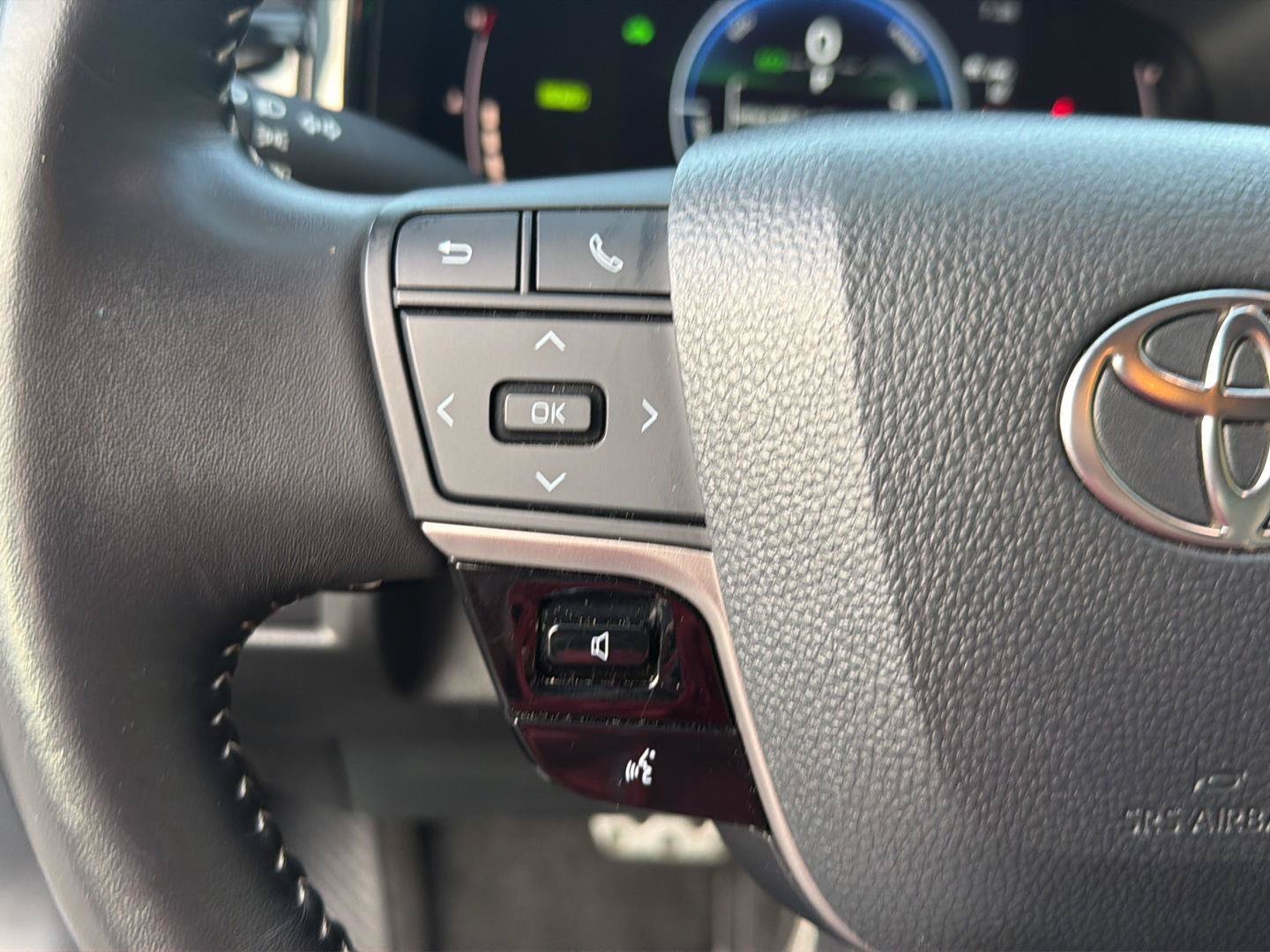 Certified 2025 Toyota Camry SE FWD image 21