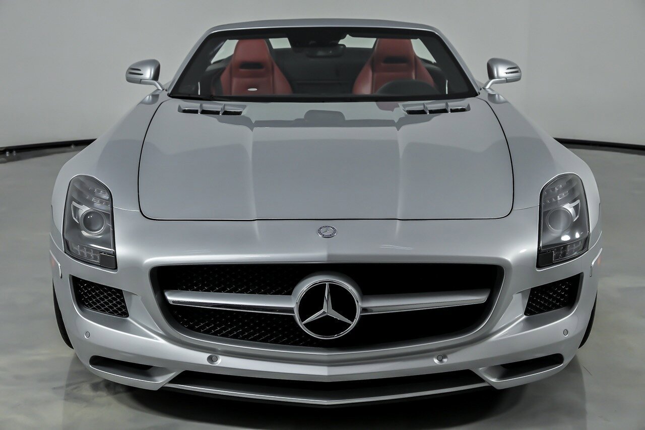 Used 2012 Mercedes-Benz SLS AMG Roadster image 5
