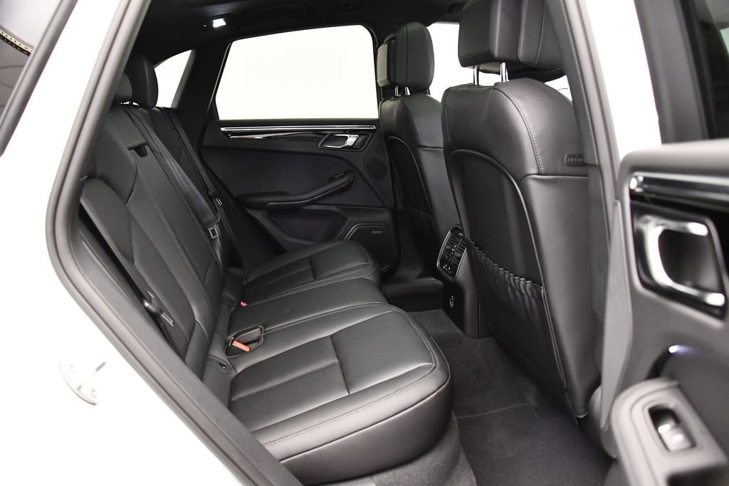Used 2025 Porsche Macan image 50