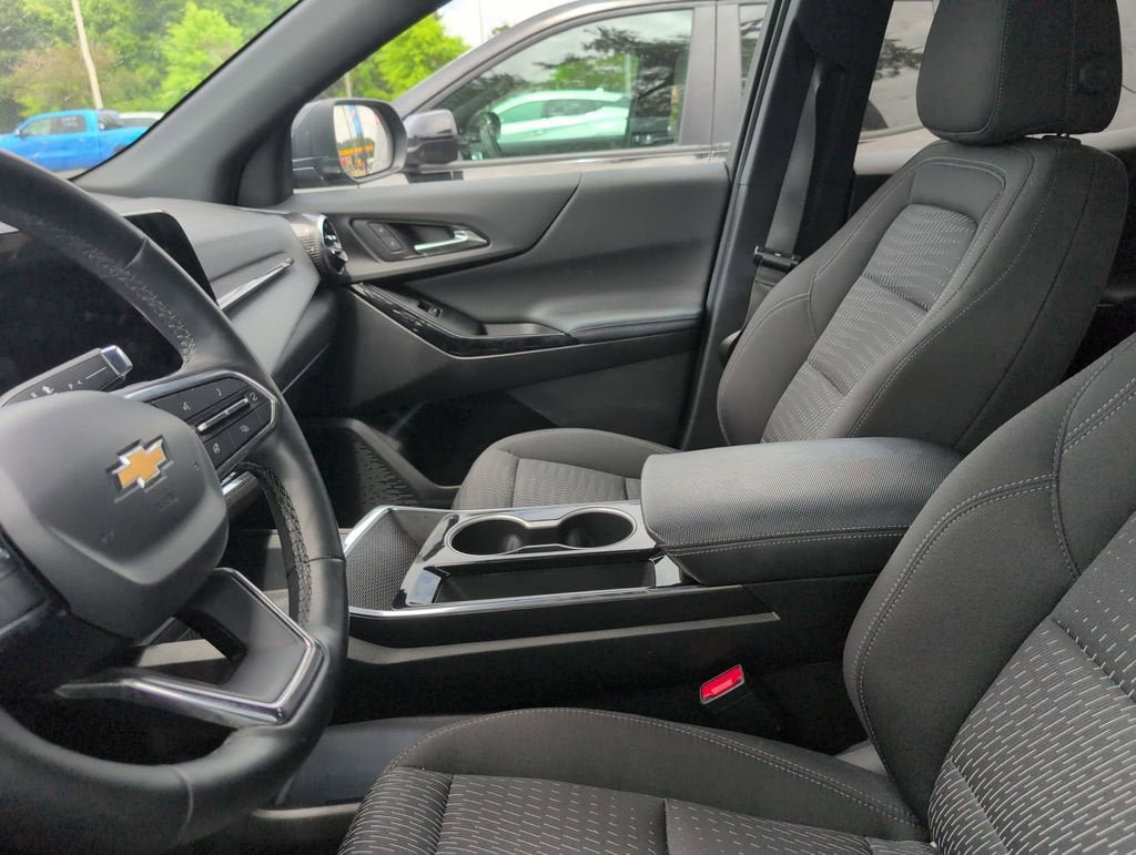 Certified 2025 Chevrolet Equinox LT FWD image 2