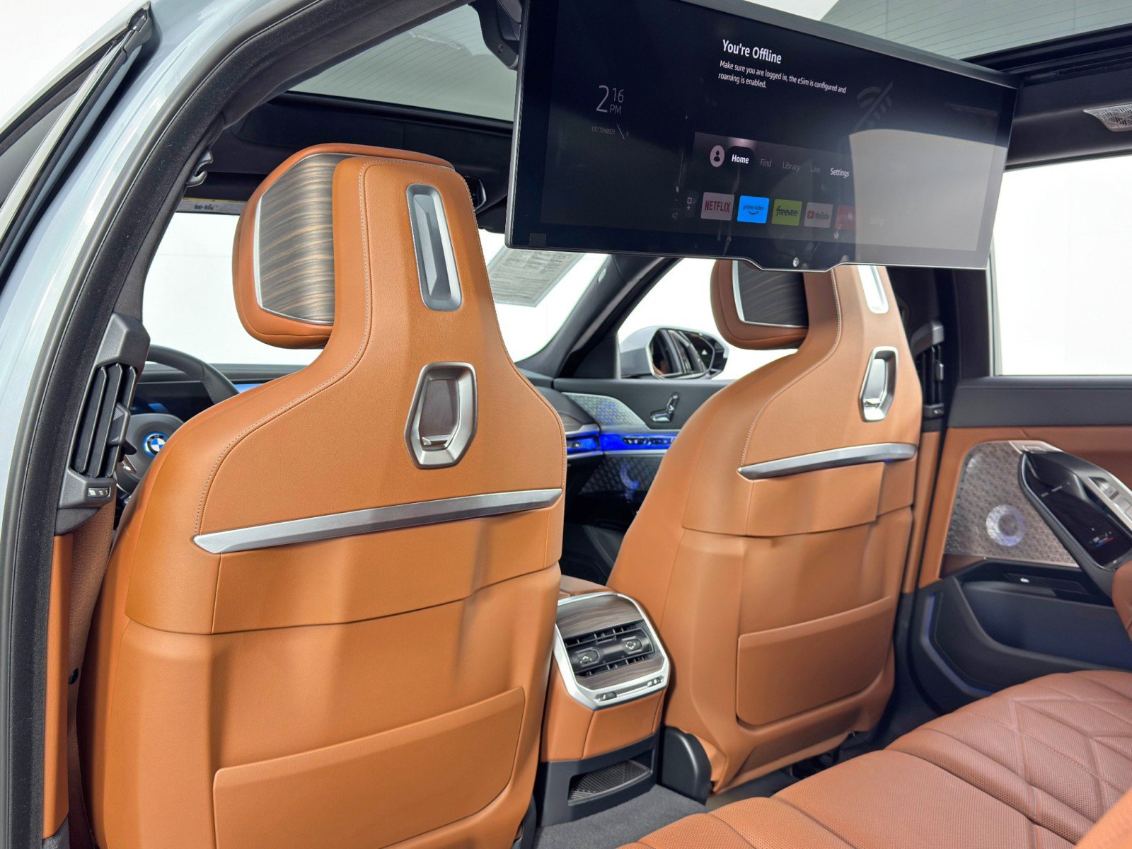 Used 2023 BMW i7 xDrive60 w/ Executive Package 2 image 46