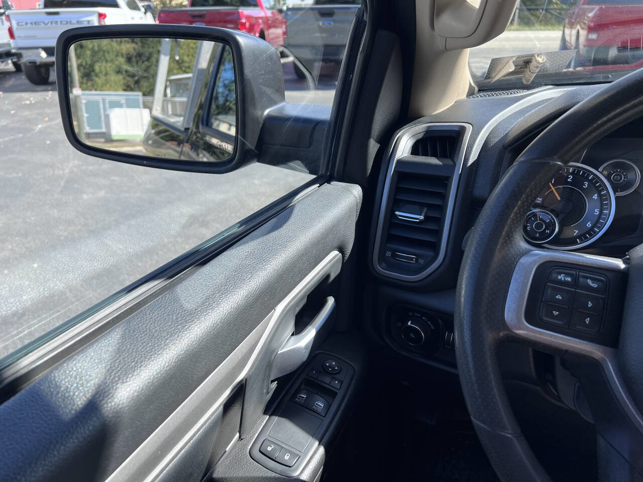 Used 2019 RAM 2500 Tradesman w/ Chrome Appearance Group image 14
