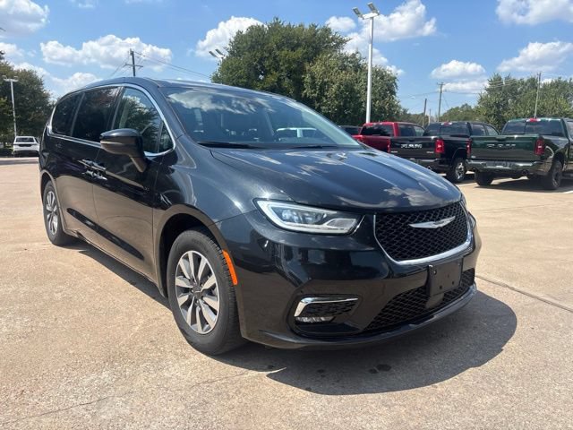 Used 2023 Chrysler Pacifica Touring-L
