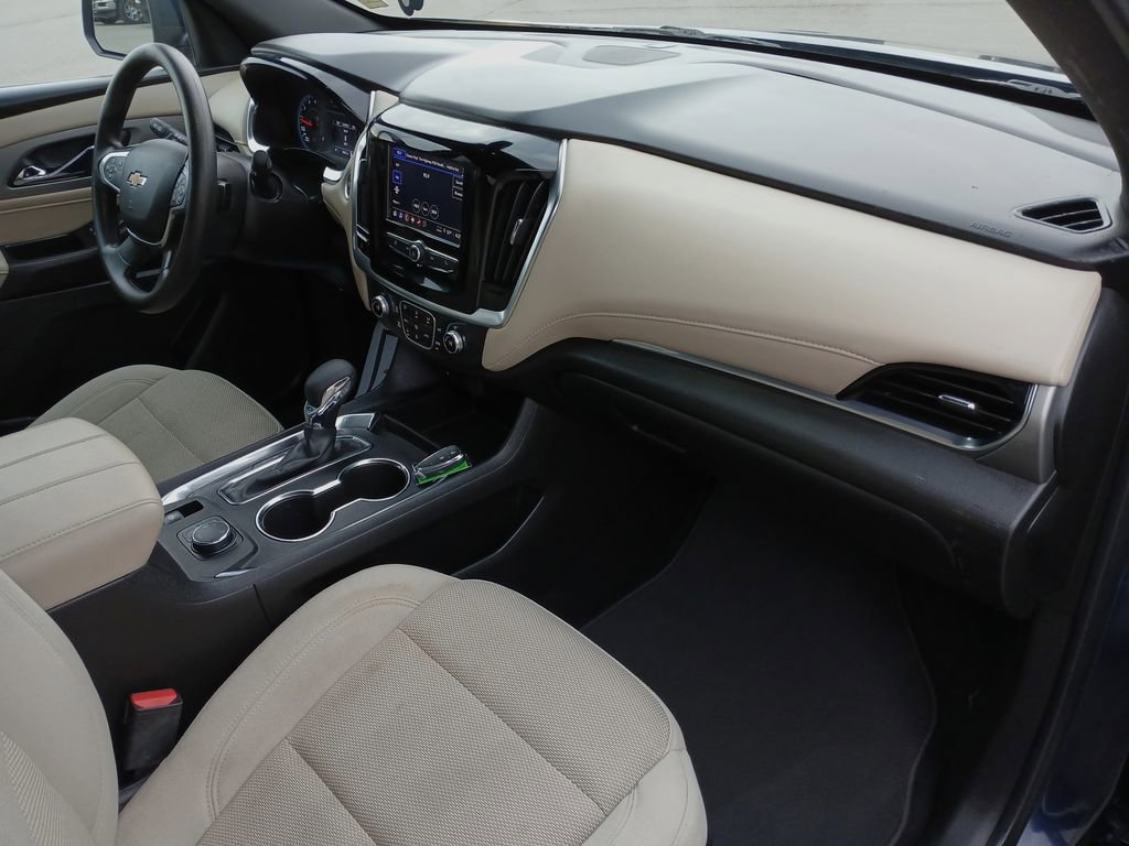 Used 2023 Chevrolet Traverse LS w/ Safety Package image 30
