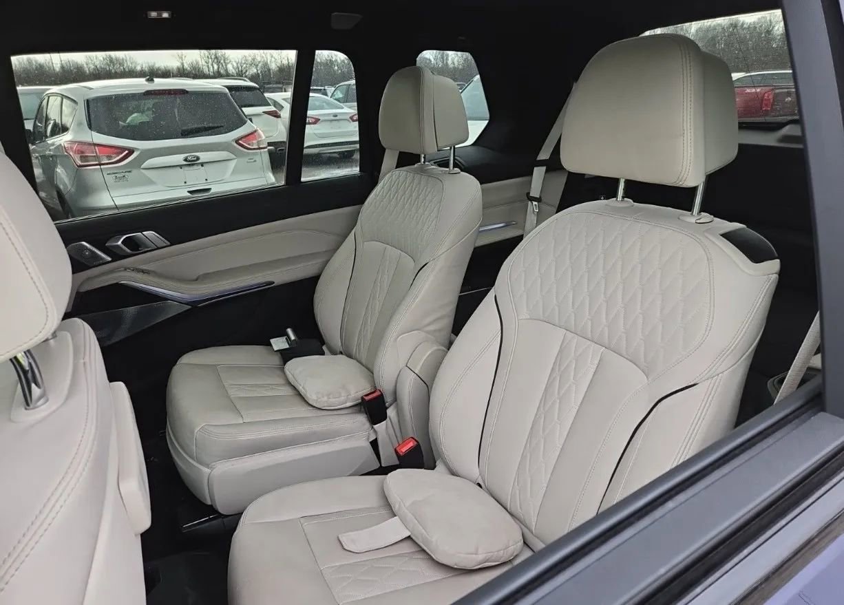 Used 2021 BMW X7 M50i AWD/4WD image 43