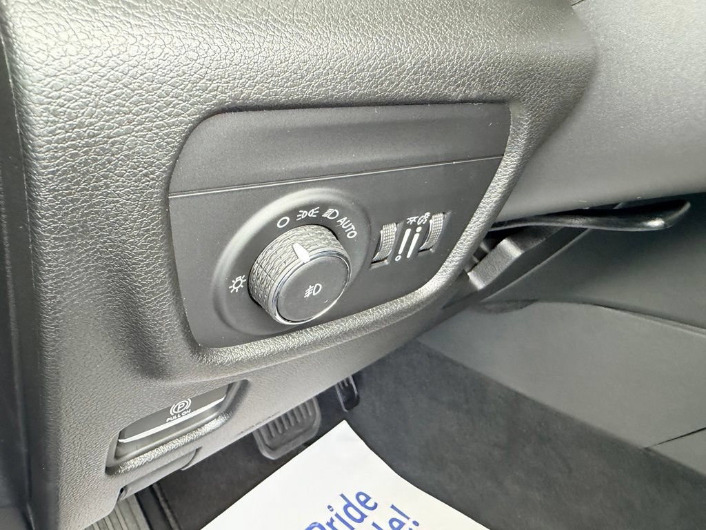 New 2026 Jeep Grand Cherokee Limited AWD/4WD image 16