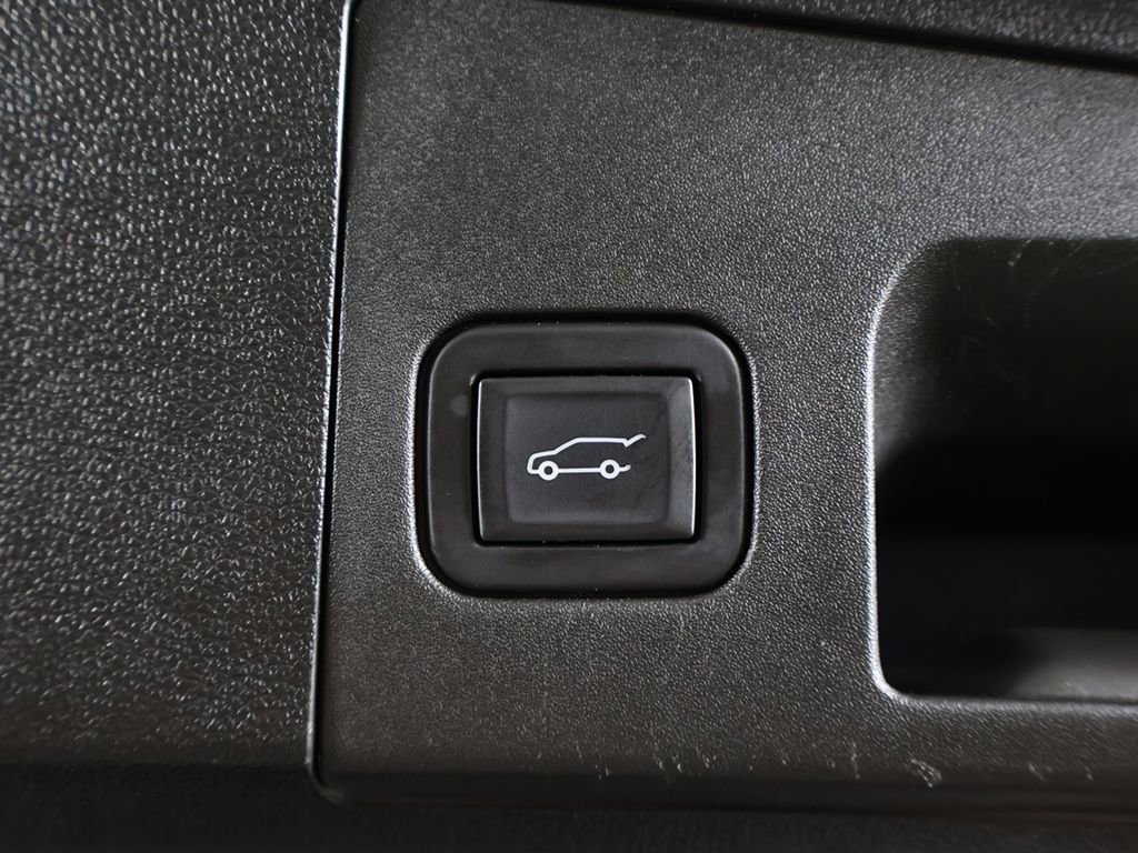 Used 2023 Cadillac XT4 Luxury w/ Cold Weather Package image 57