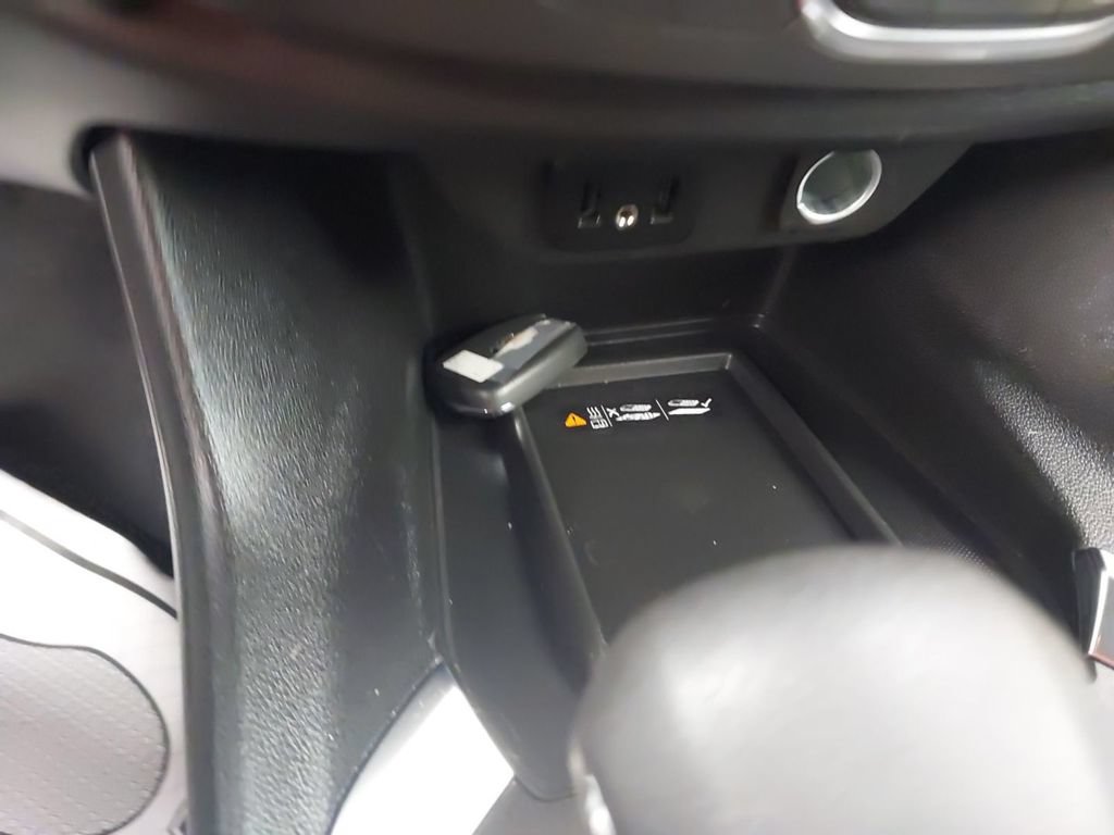 Used 2023 Chevrolet Traverse LT AWD/4WD image 19