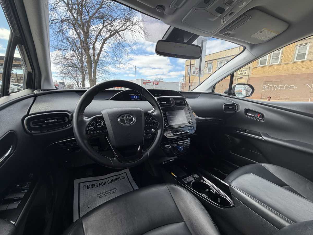 Used 2021 Toyota Prius XLE image 18