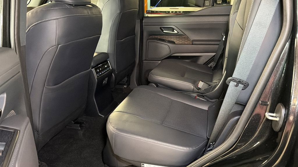 Certified 2024 Lexus GX 550 w/ Accessory Package (Z1) image 17