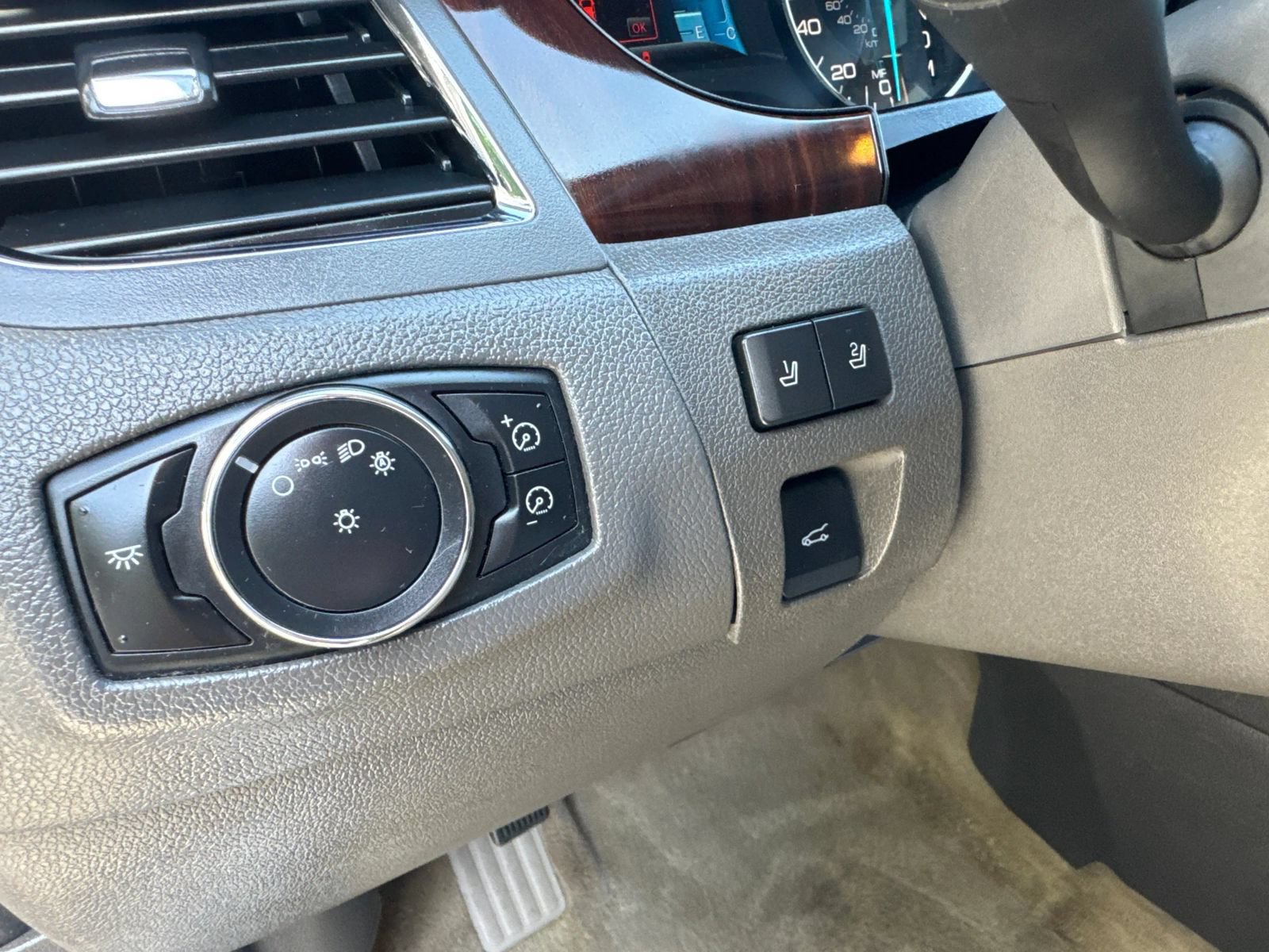 Used 2011 Ford Edge Limited w/ Driver Entry Pkg FWD image 77