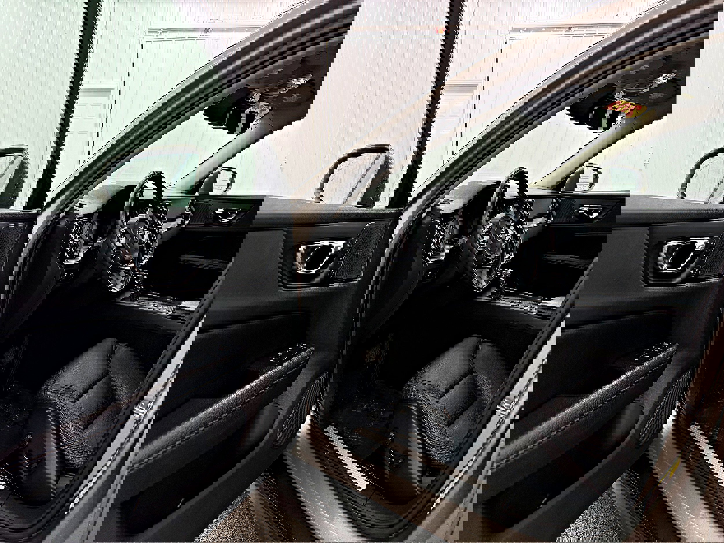 Used 2020 Volvo V60 T5 Cross Country image 4