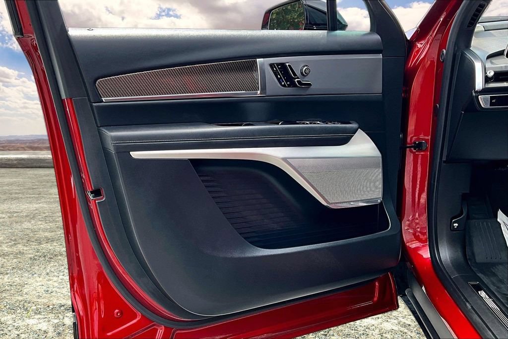 Certified 2026 Cadillac Vistiq Sport w/ LPO, Floor Liner Package AWD/4WD image 20
