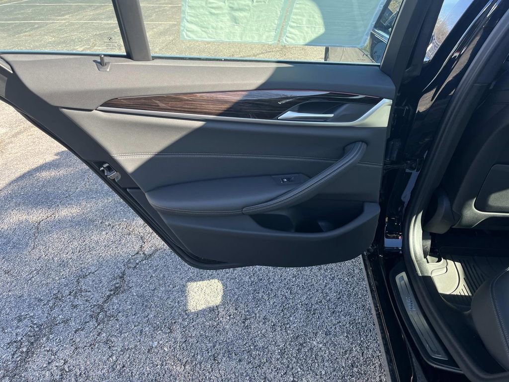 Used 2023 BMW 530i w/ Convenience Package image 12