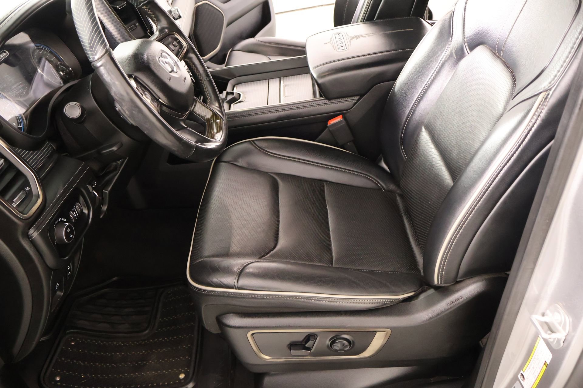 Used 2019 RAM 1500 Limited w/ Advanced Safety Group AWD/4WD image 12