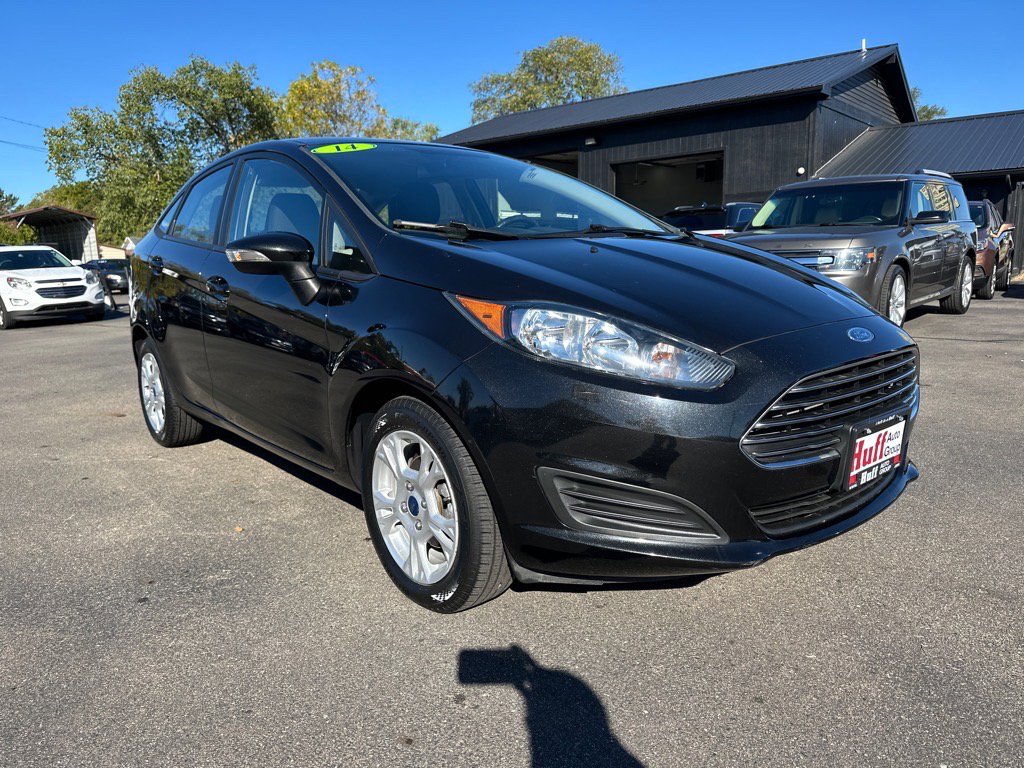 Used 2014 Ford Fiesta SE image 1