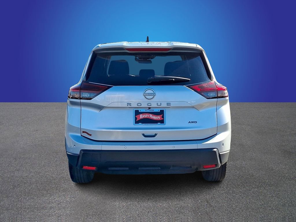 Used 2024 Nissan Rogue S image 5