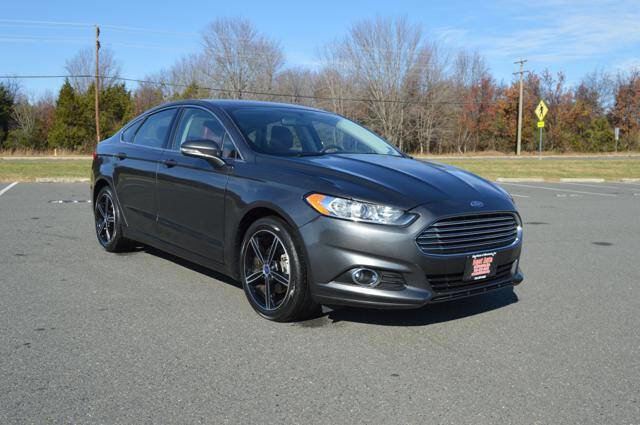 Used 2016 Ford Fusion SE w/ Equipment Group 202A image 3