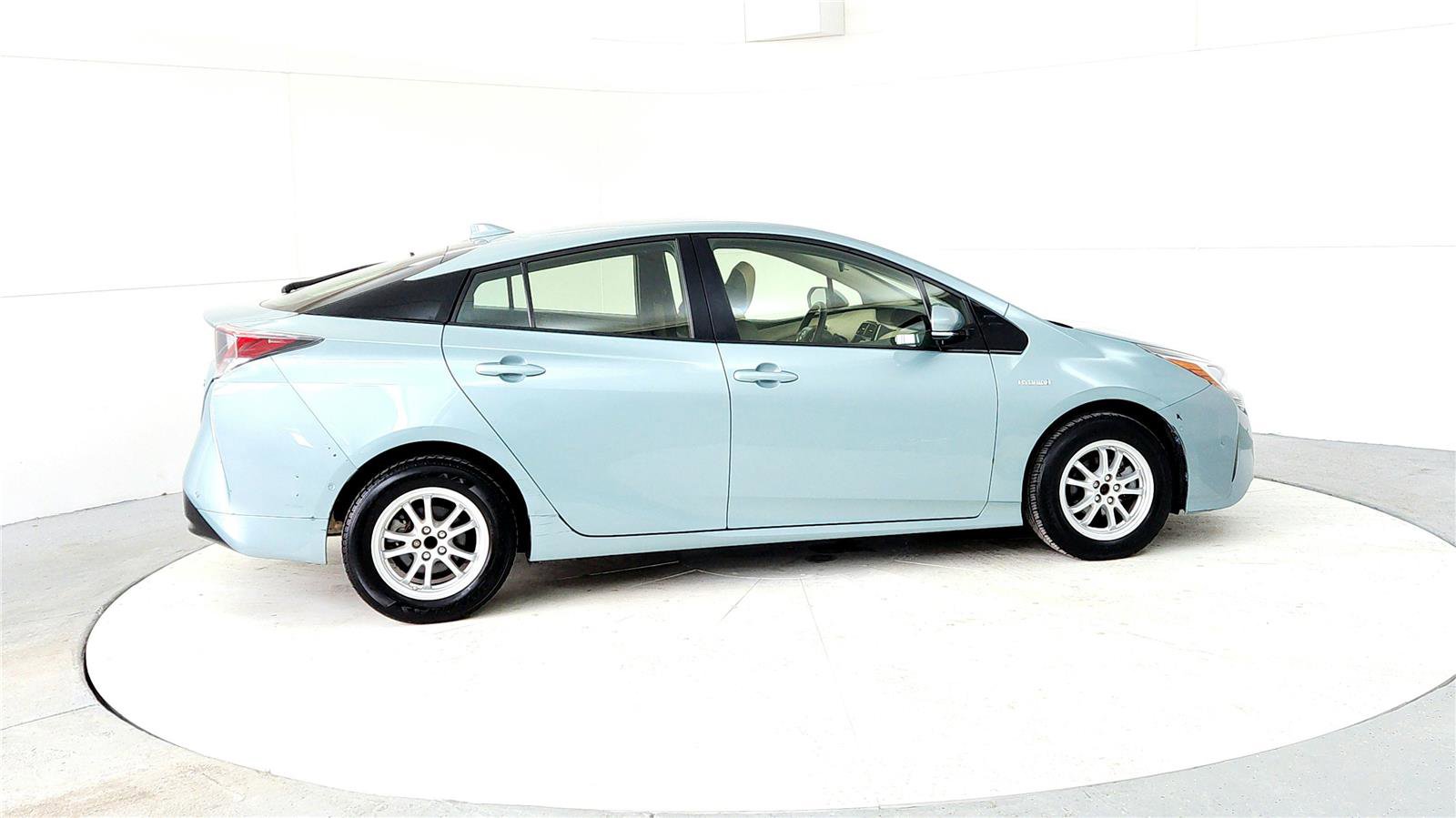 Used 2017 Toyota Prius Two image 6
