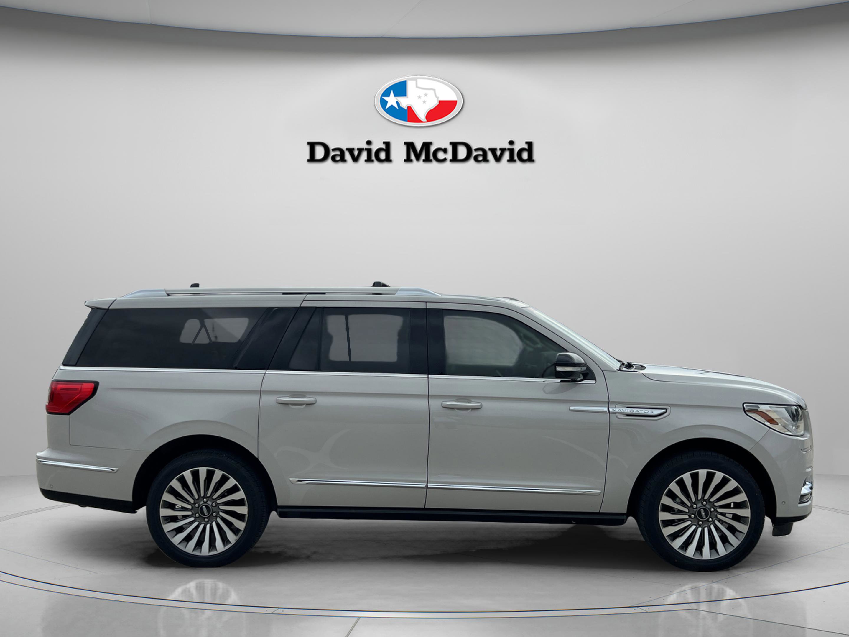 Certified 2021 Lincoln Navigator L Reserve w/ Luxury Package AWD/4WD image 8