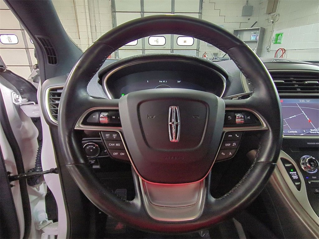 Certified 2020 Lincoln Nautilus Reserve image 22