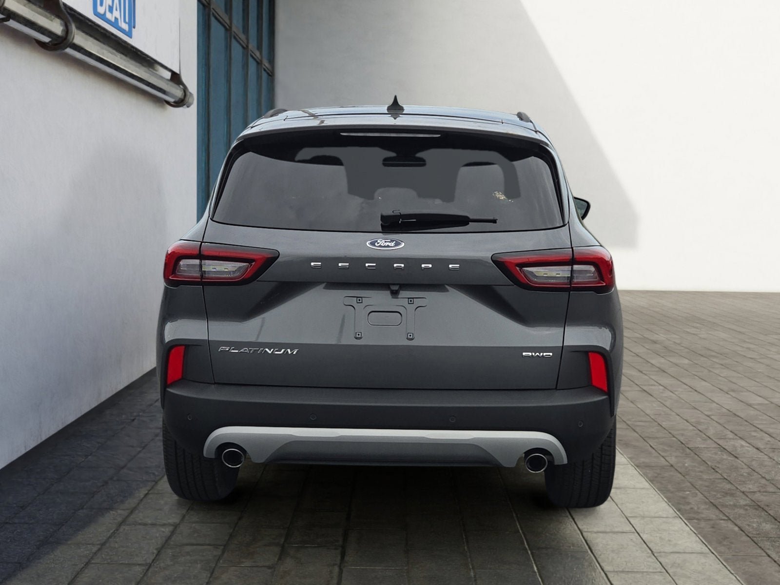 Used 2023 Ford Escape Platinum AWD/4WD image 4