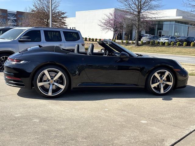 Used 2022 Porsche 911 Carrera image 2