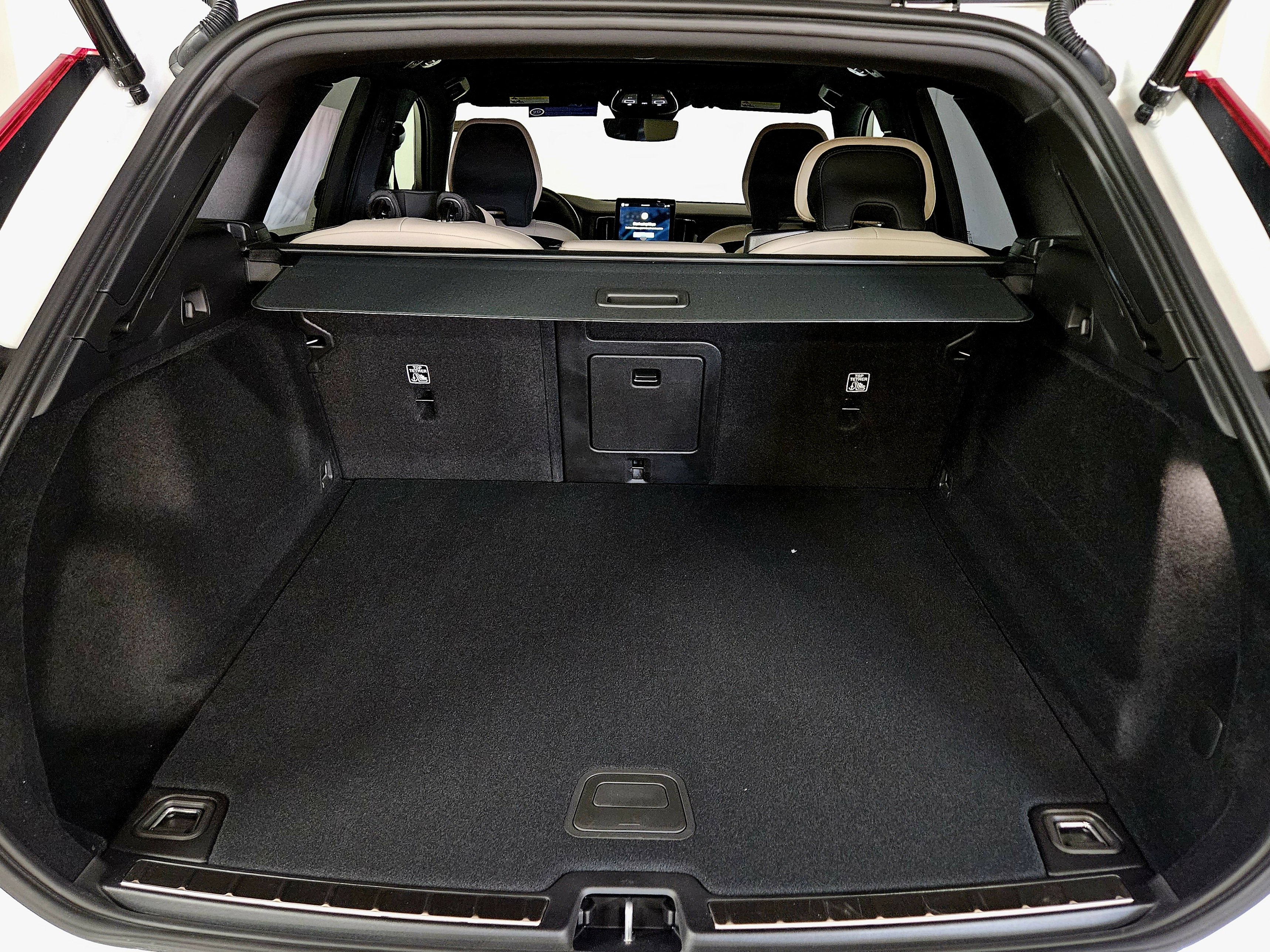 New 2026 Volvo XC60 B5 Plus w/ Climate Package image 18