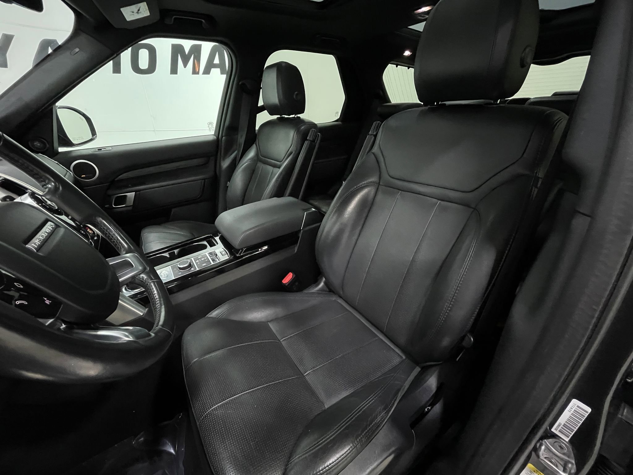 Used 2020 Land Rover Discovery HSE AWD/4WD image 14